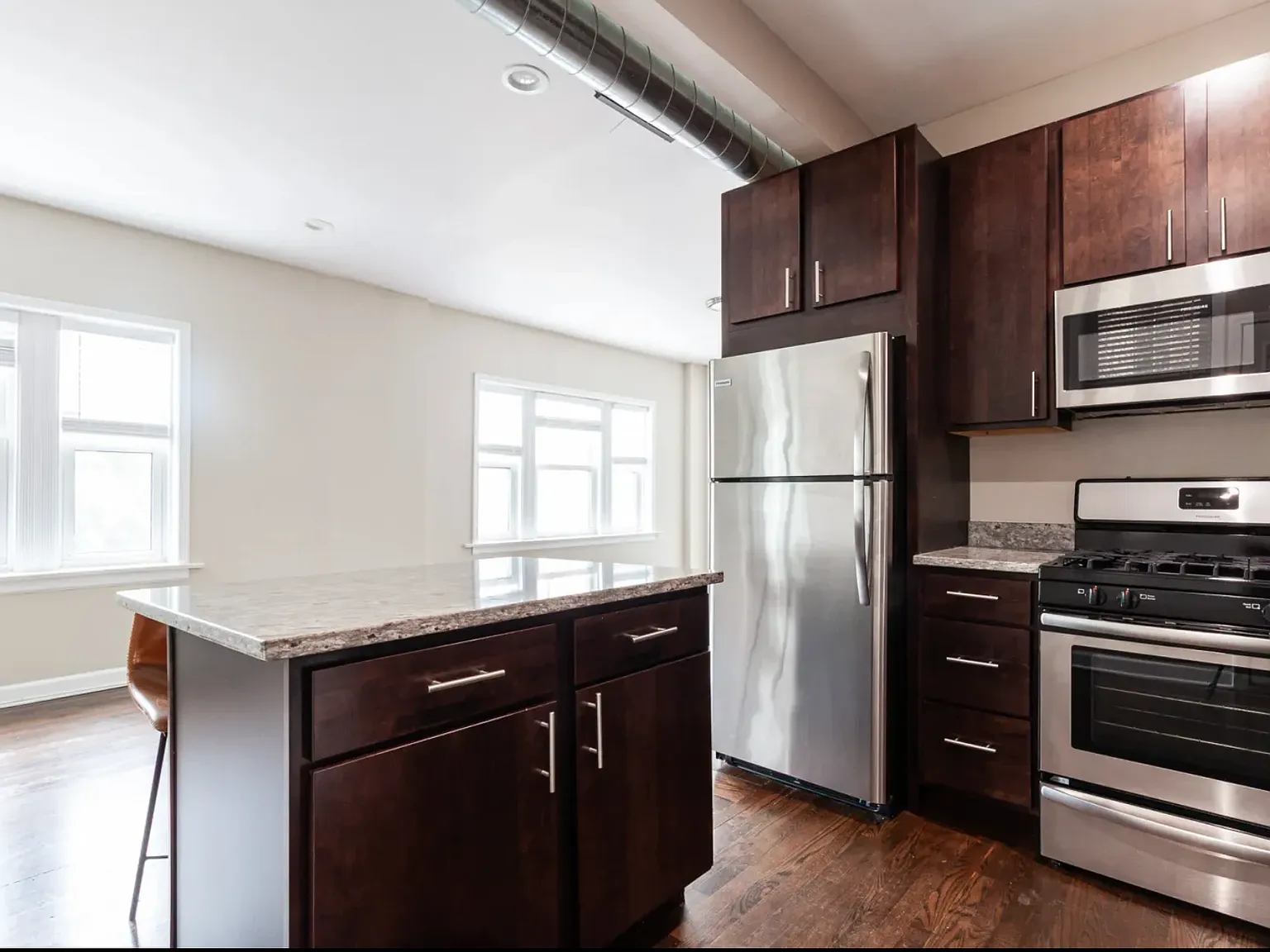 2 bed, 1300 sqft, $2,995 — Photo 2