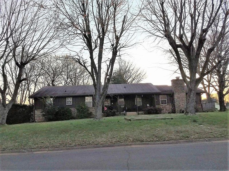 1st image of 2306 Surrey Dr