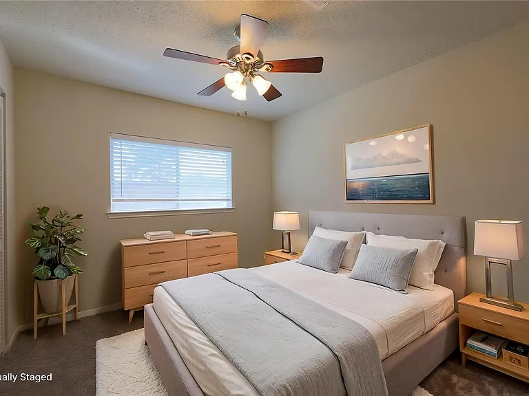 10015 Red Wolf Ln — Photo 17