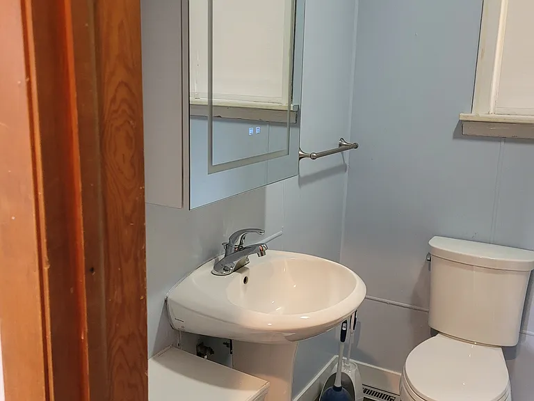 2905 Burden St — Photo 9