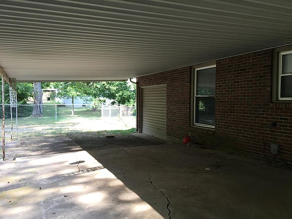 5th image of 2920 Lyndale Dr