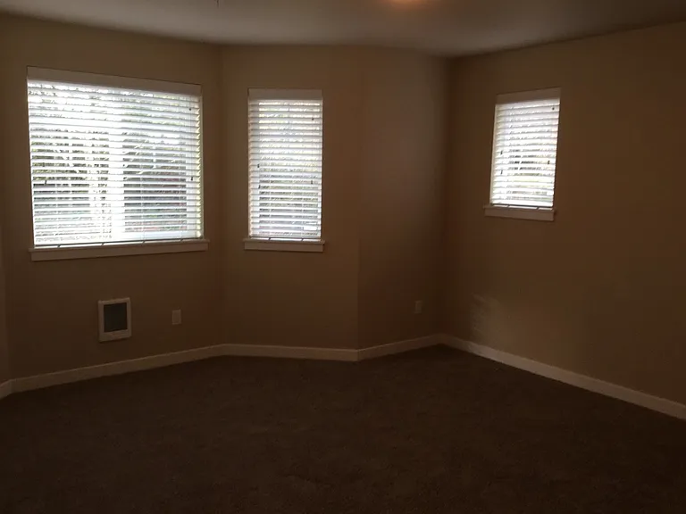 1623 Burnside Pl — Photo 7