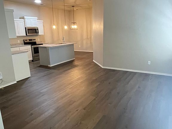 2nd image of 931 Coles Creek Ln