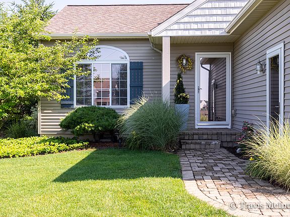 4th image of 2037 Waler Dr
