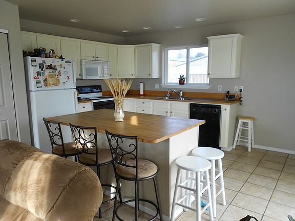 2nd image of 721 S Lexington Pl