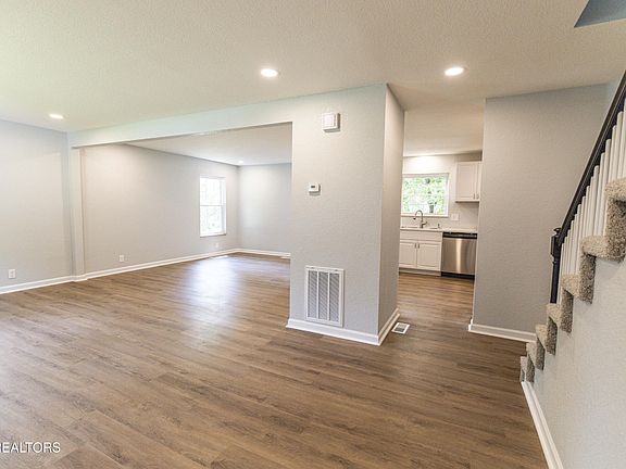5th image of 1825 Stonebrook Dr