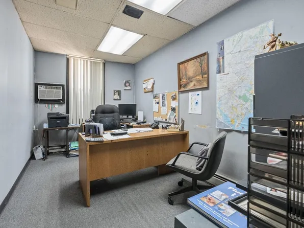 311 42nd Street image 7 of 17