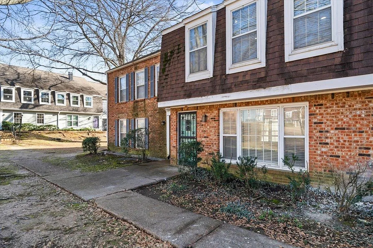 2 bed, 2.5 bath, 1455 sqft, $1,700 — Photo 2