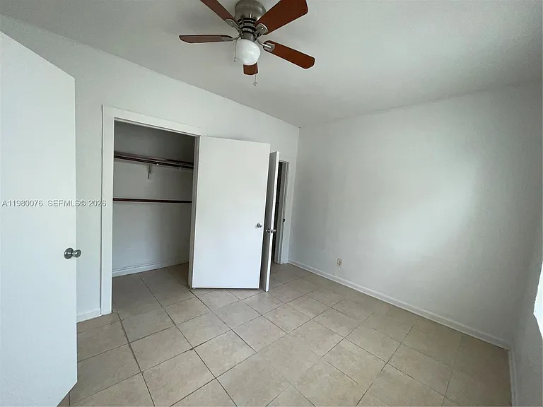 1060 NW 47th St #4 — Photo 11