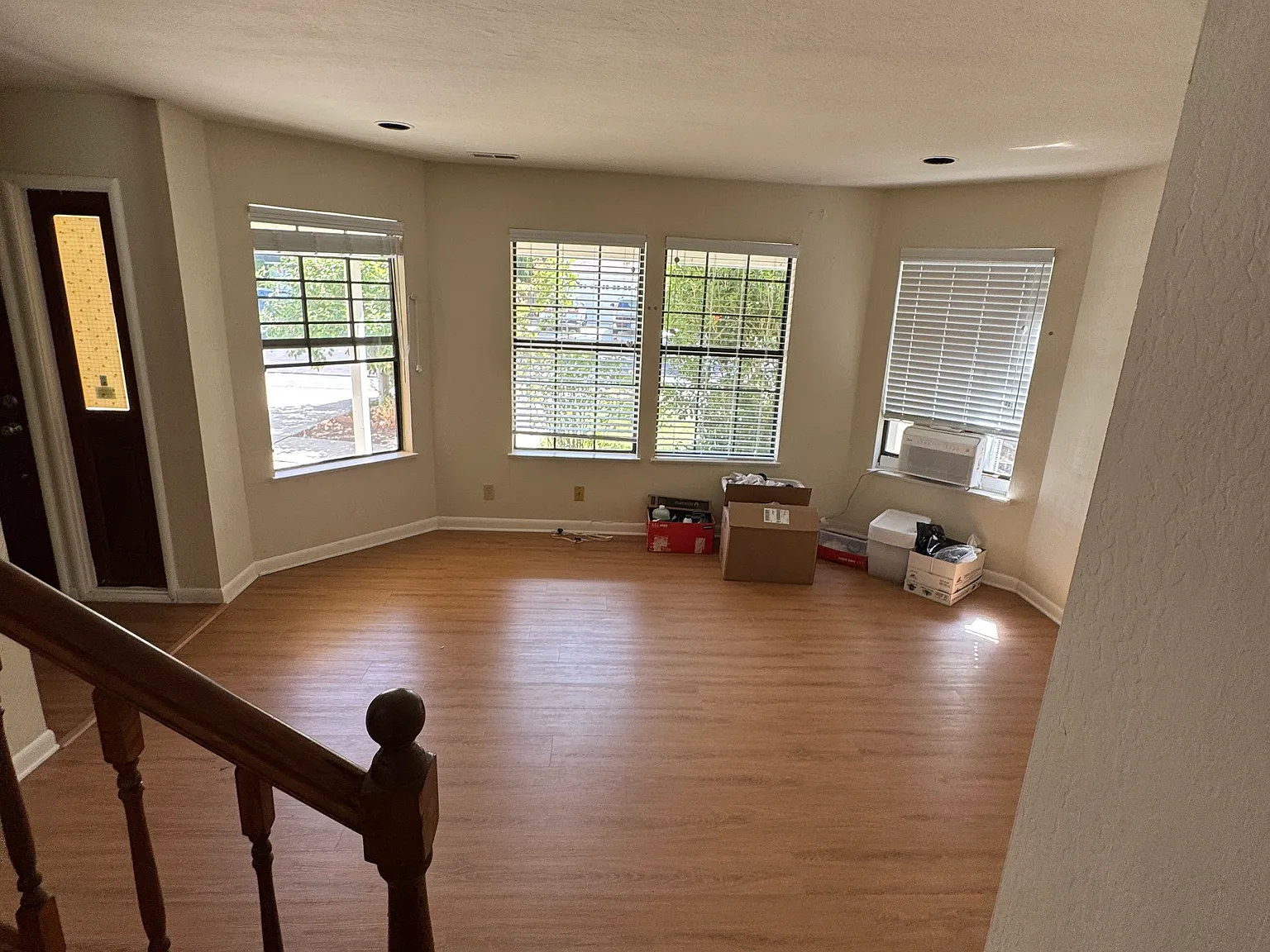 4 bed, 2.5 bath, 2186 sqft, $8,500 — Photo 3