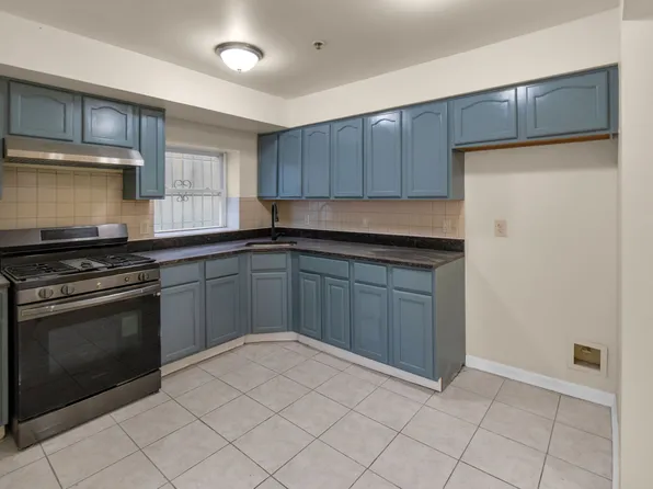 90 1st St #1, Newark, NJ 07107