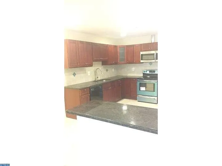 331 Chestnut St photo 1