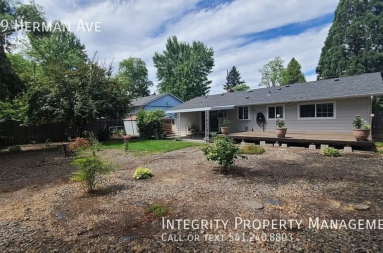 659 Herman Ave — Photo 16