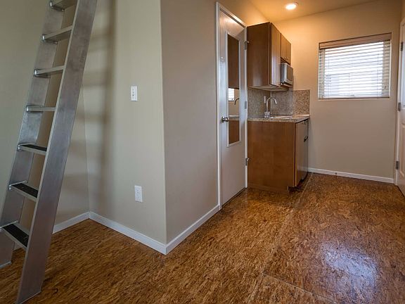 3rd image of 315 10th Ave Unit A8