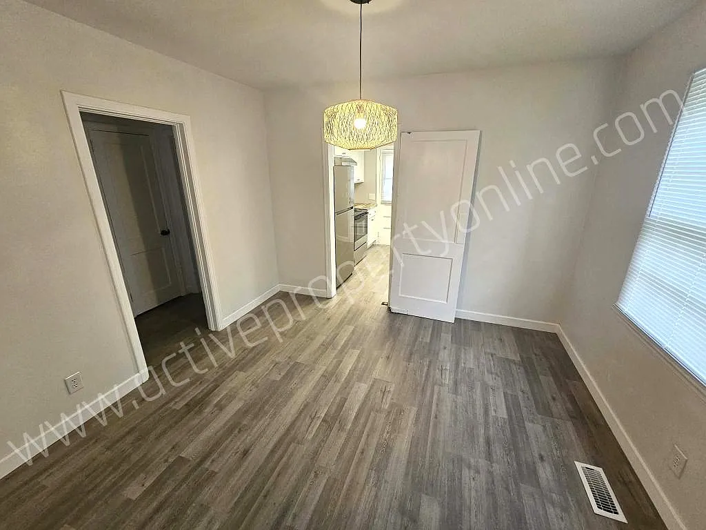 1935 Northbrook Ave — Photo 3