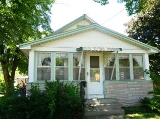 1515 W 4th St, Dixon, IL 61021