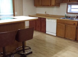 720 N 4th Ave, Canistota, SD 57012