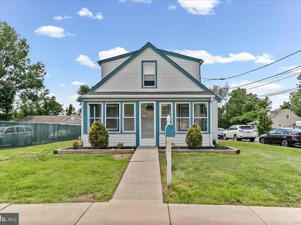 1242 Chestnut St, Trainer, PA 19061