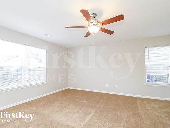 3rd image of 4360 Oak Pointe Dr