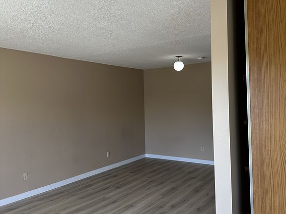 4th image of 9625 156th St NW #302