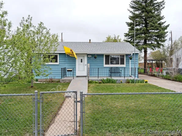326 Cribbon Ave, Cheyenne, WY 82007