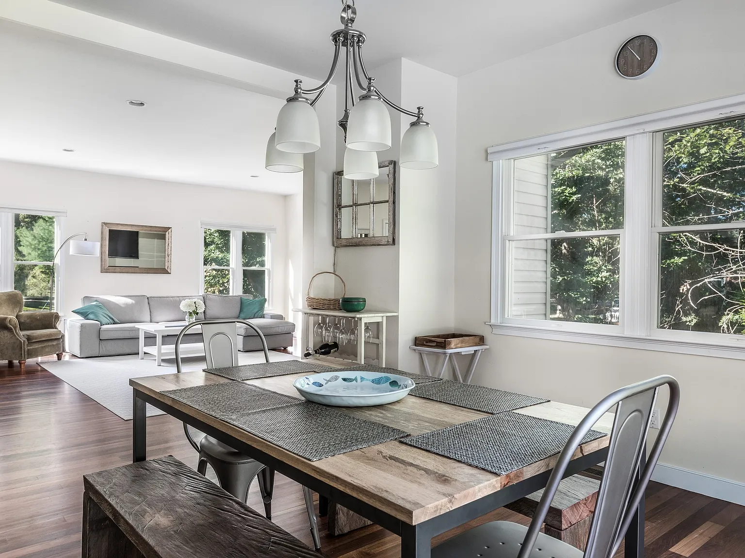 Clean Updated Home in Springs — Photo 4