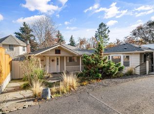 560 Woodberry Ln, Jacksonville, OR 97530