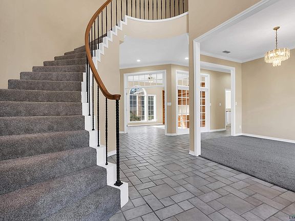 4th image of 2650 Garden Oaks Dr