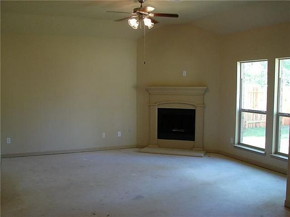 3rd image of 135 Clearmont Pl