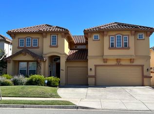 490 Wimbledon Ave, Salinas, CA 93906