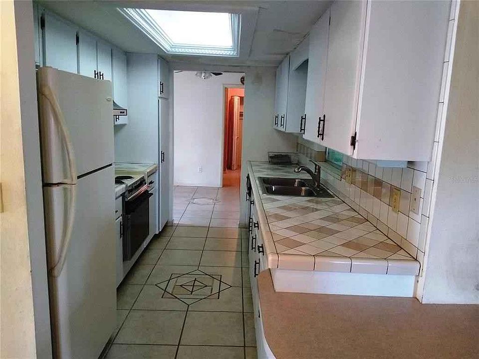 2nd image of 4421 Beacon Dr