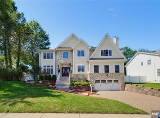 52 Robinhood Avenue, Closter, NJ 07624