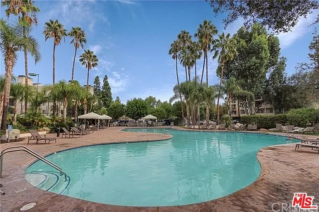 21520 Burbank Blvd #313 — Photo 11