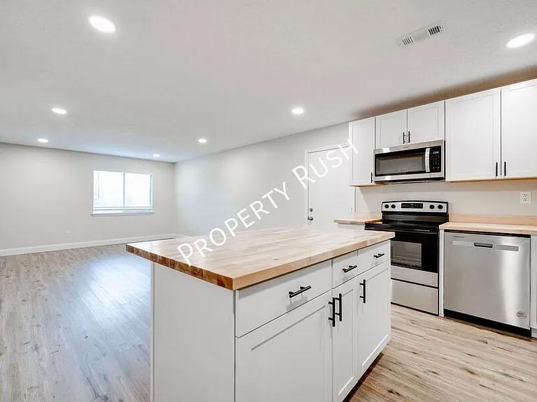 2323 Green Forest Dr #A — Photo 10