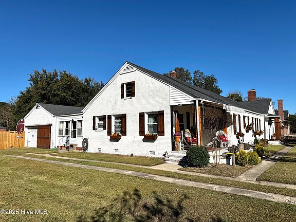 4th image of 301 N Goldsboro Street N