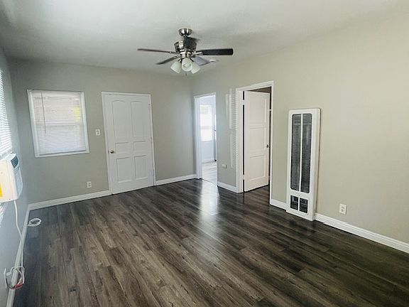 5th image of 17542 Ventura Blvd APT 4