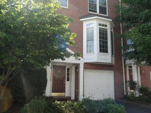 4210 Lower Park Dr, Fairfax, VA 22030
