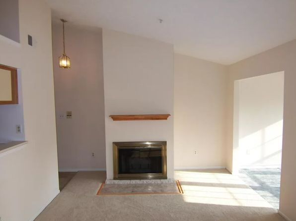 904 Swallow Crest Ct APT J