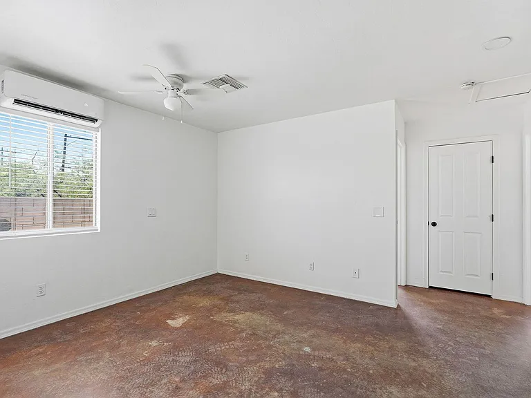1226 E. Elm St. — Photo 13