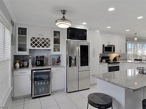 3rd image of 4622 SW 12th Pl APT 120