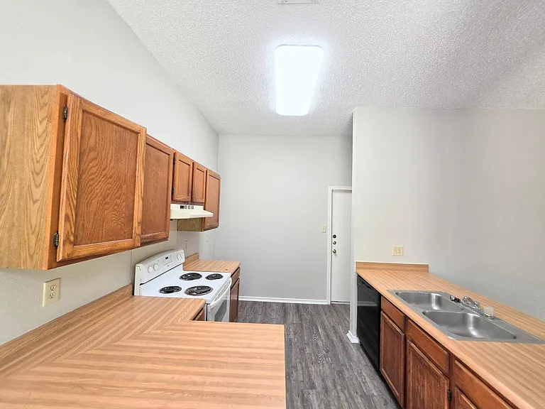 8562 Serene Ridge Dr — Photo 13