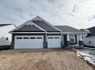 1922 Ironwood Dr, Carver, MN 55315