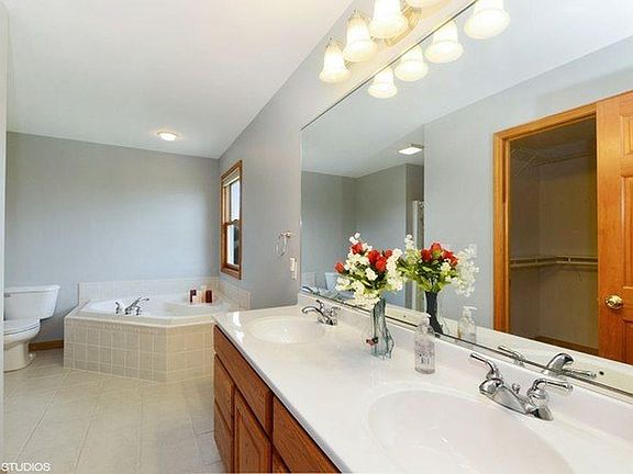 3rd image of 505 Heron Creek Dr