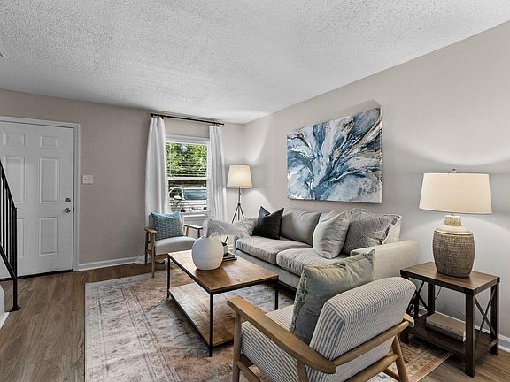 4th image of 300 E McPherson Dr APT 14