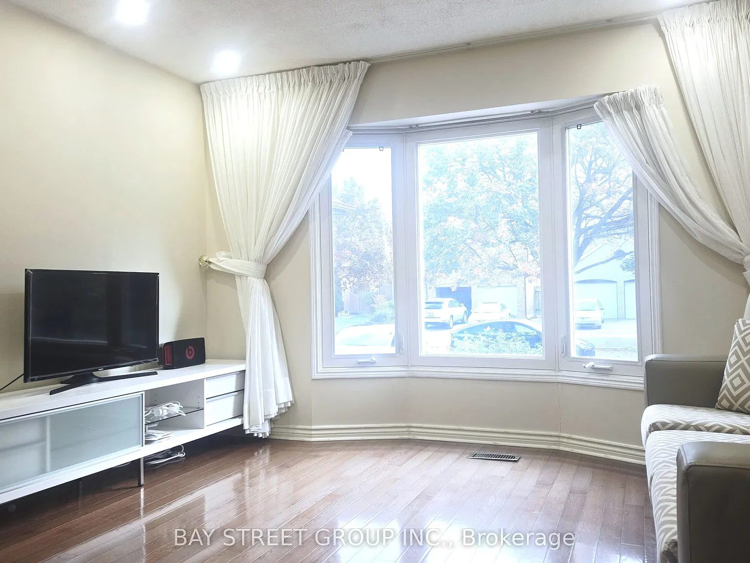 4 bed, $4,800 — Photo 4
