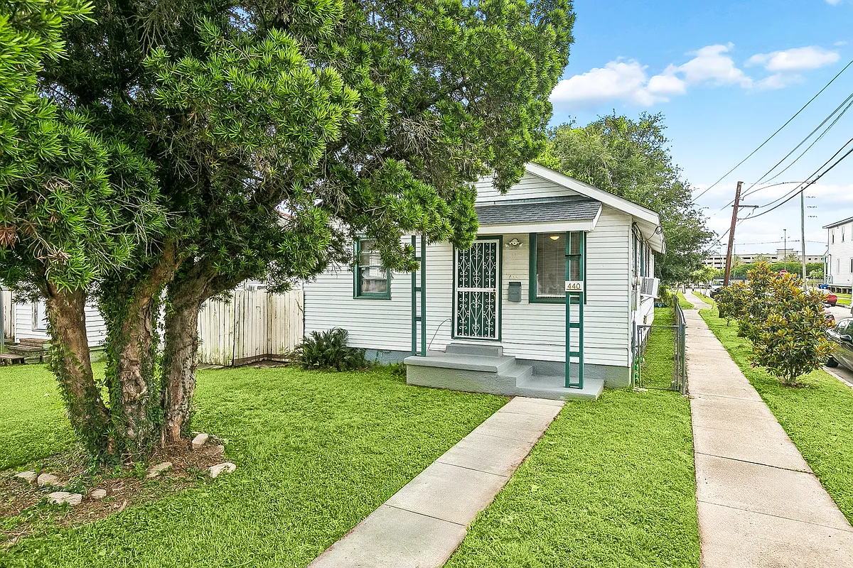 Exterior - 440 Wagner St