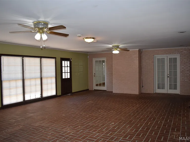 414 Arrowhead Dr — Photo 21