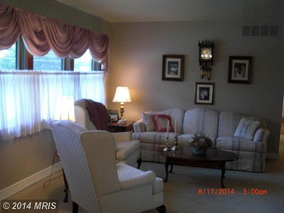 5th image of 301 Academy Ave