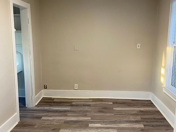 5th image of 933 Calumet St #3