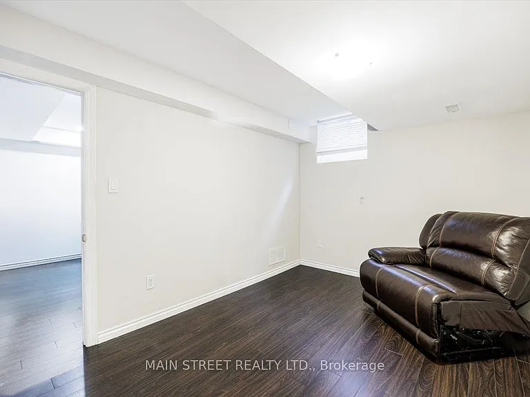 10 Usherwood St #BASEMENT — Photo 12